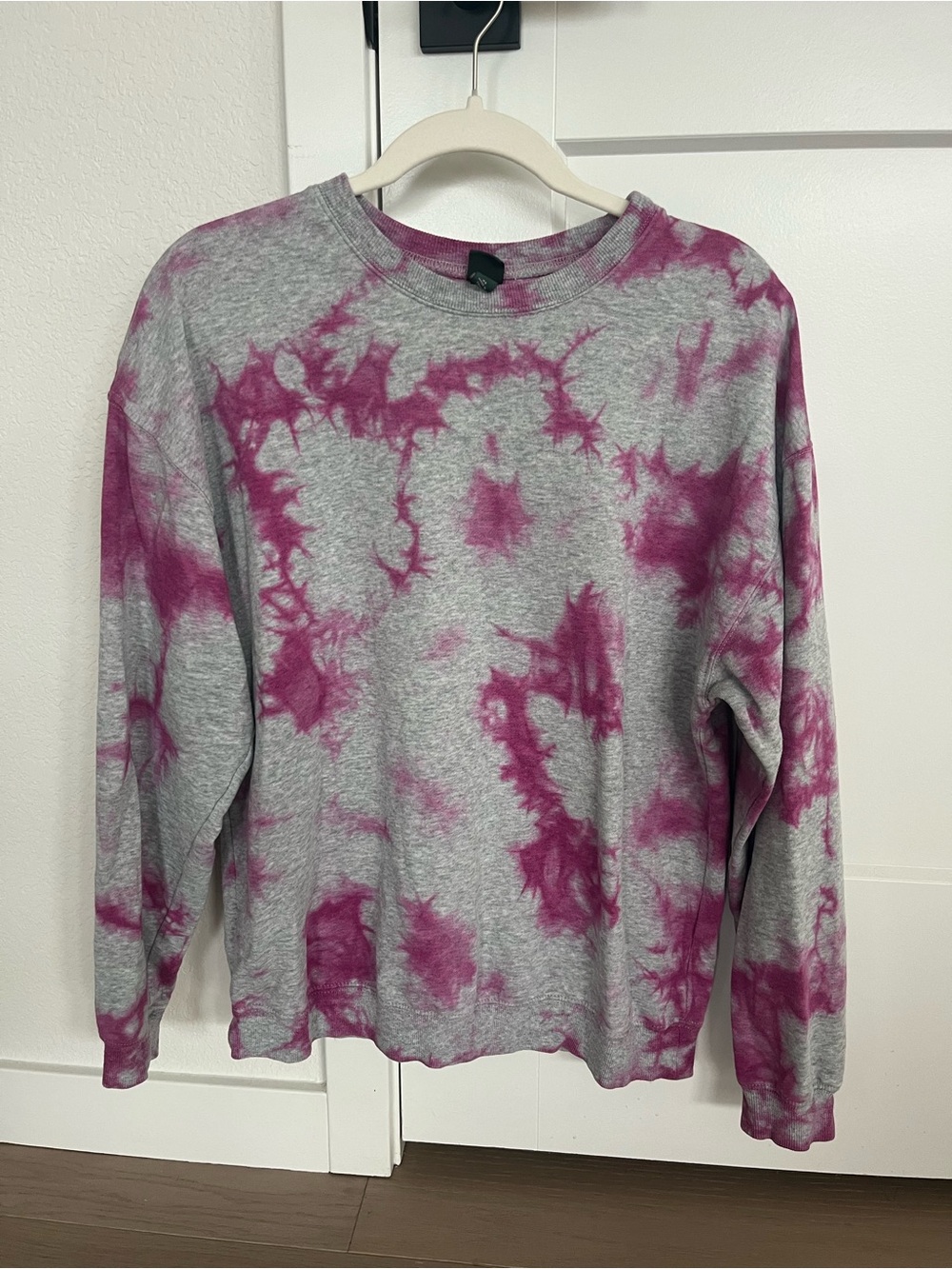 wild fable Gray and Magenta Tie-Dye Crewneck Sweater